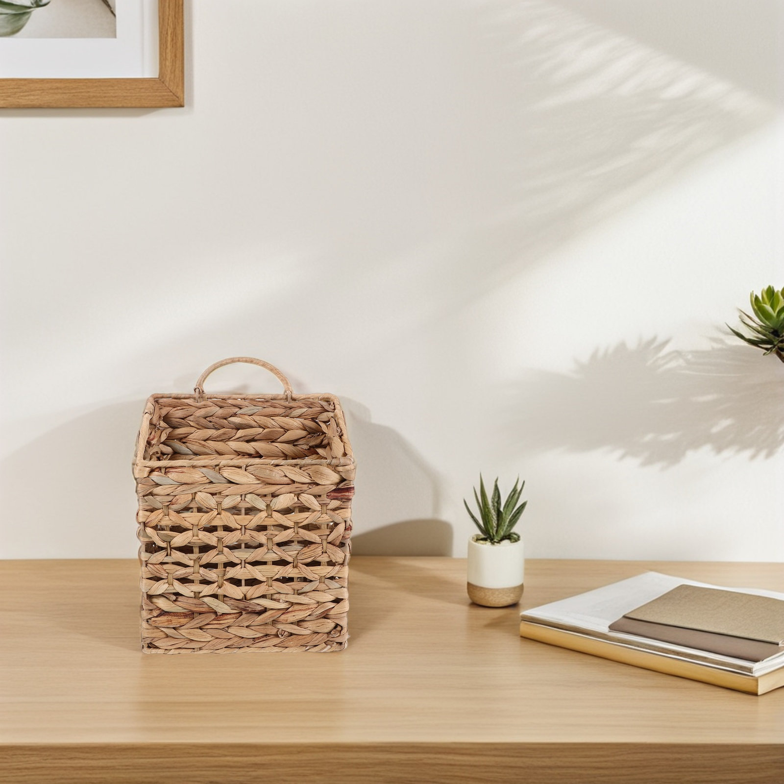 Woven Hanging Wall Basket Ratt - đánh giá và giá Woven Wall Basket